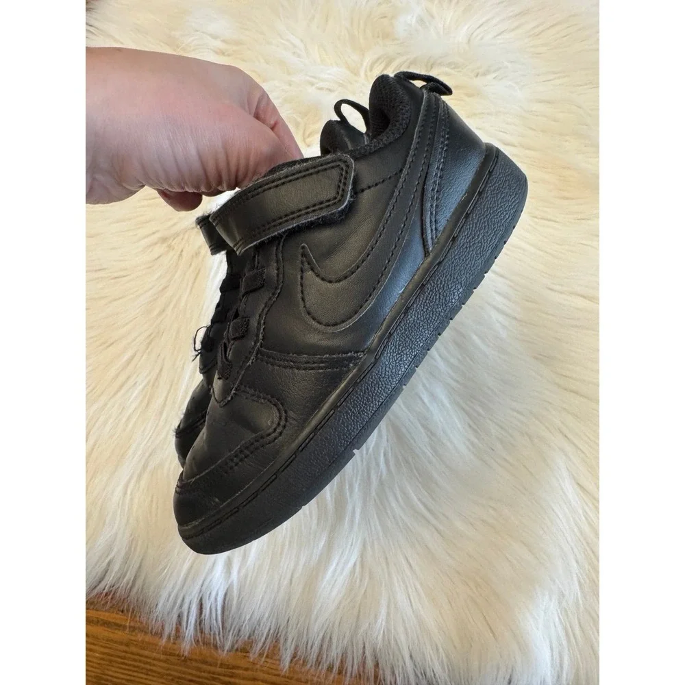 black Nike Kids' Court Borough Low‎ 2 size 10